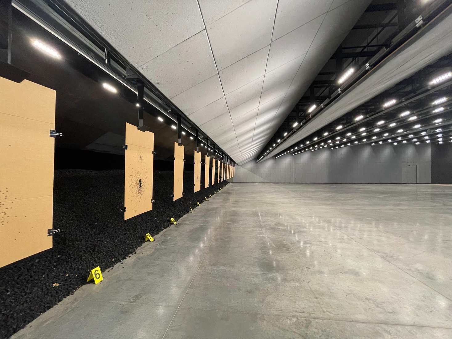 Indoor shooting range